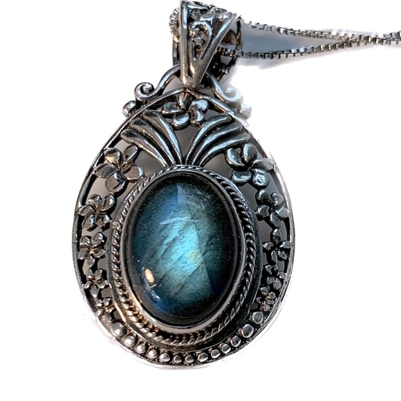 Royal Bali Collection Labradorite Pendant without Chain in Sterling Silver - Picture 5 of 5